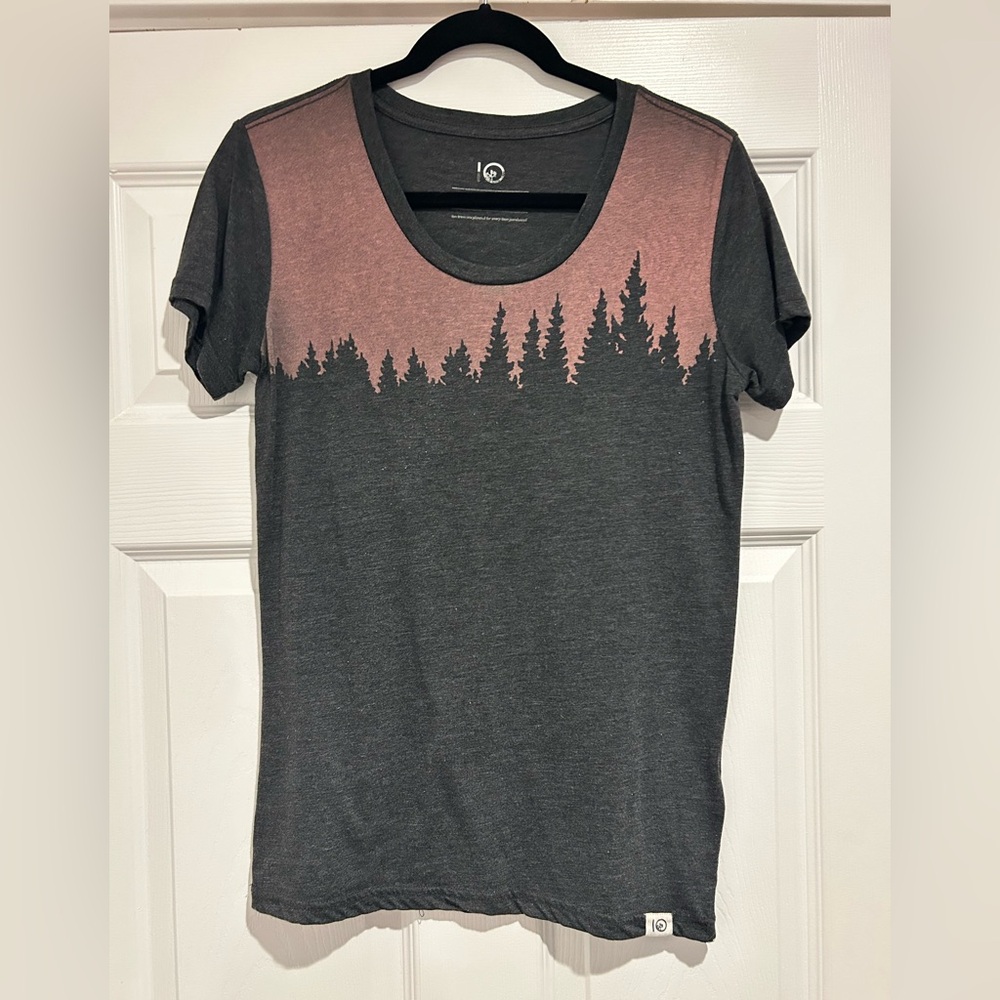 Women's Nature-Inspired Tee - Pink and Gray